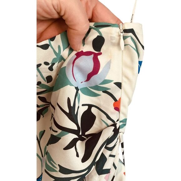 Elliatt Multi One Shoulder Bungalow Dress - Picture 14 of 15